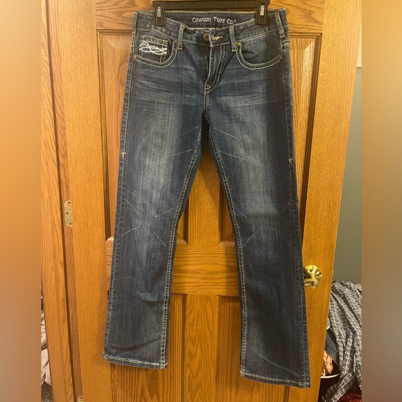 Cowgirl Tuff Denim - Brand new ladies jeans with barbed wire detail